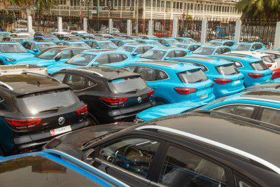 abidjan-cissno-ibrahima-bacongo-offre-95-vnohicules-et-des-moyens-de-mobilitno-aux-chefs-coutumiers-atchan-et-akyno-d-039-abidjan