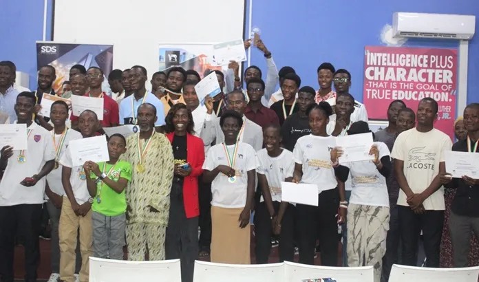 cote-divoire-cloture-reussie-de-la-premiere-edition-du-yadac-robotics-challenge-a-abidjan-des-jeunes-talents-recompenses-pour-leur-creativite-en-robotique