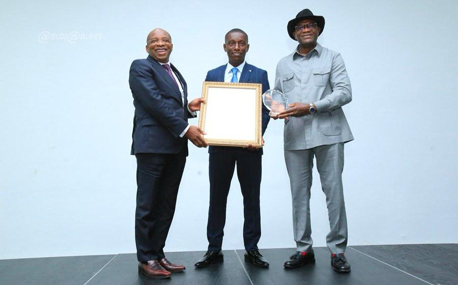 max-alain-gradel-nommno-ambassadeur-du-tourisme-et-des-loisirs-de-la-cn-te-d-039-ivoire