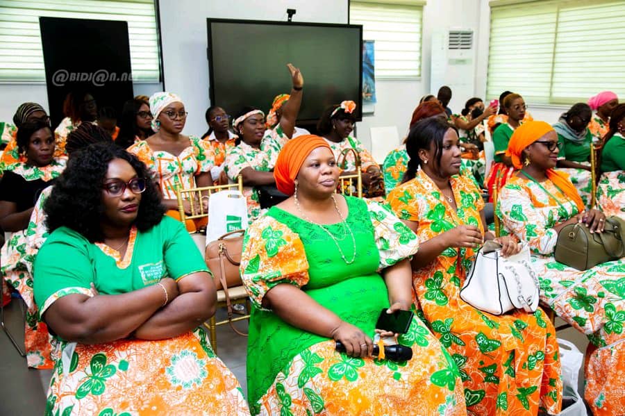 abidjan-journnoe-internationale-des-droits-des-femmes-l-unifem-cnolnobre-la-paritno-et-la-santno-mentale-des-femmes-nc-la-bni