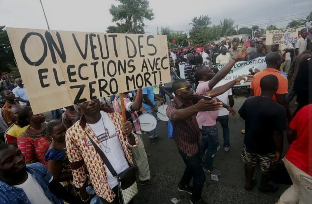 micro-trottoir-du-mercredi-appels-nc-la-violence-sur-les-rnoseaux-sociaux-en-cette-annnoe-nolectorale-ce-qu-a-en-pensent-les-ivoiriens