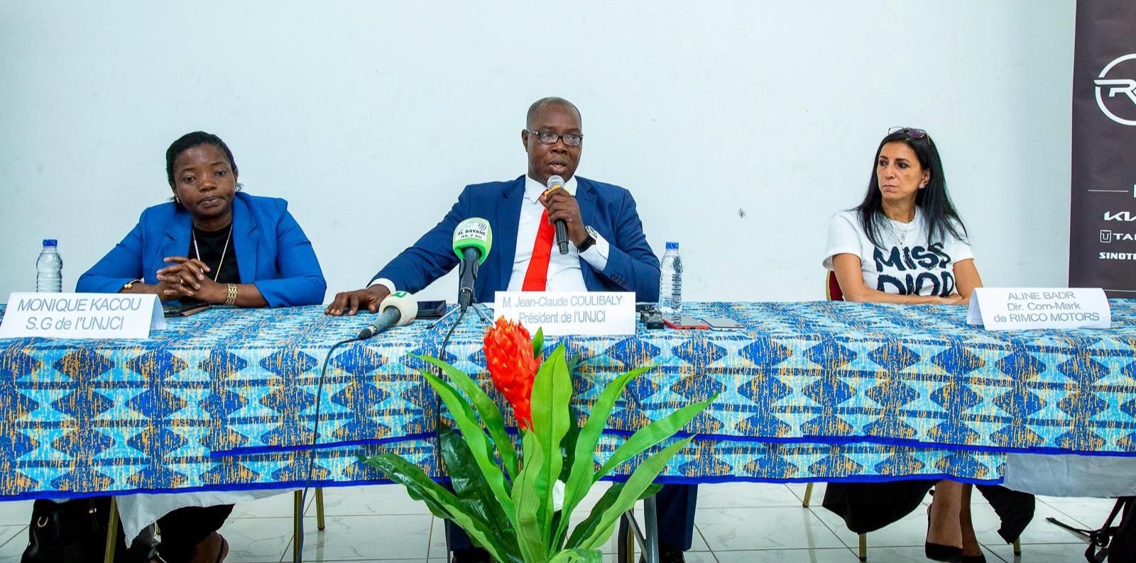cn-te-d-ivoire-26e-nodition-du-week-end-des-ebony-les-journalistes-s-engagent-pour-des-nolections-2025-apaisnoes