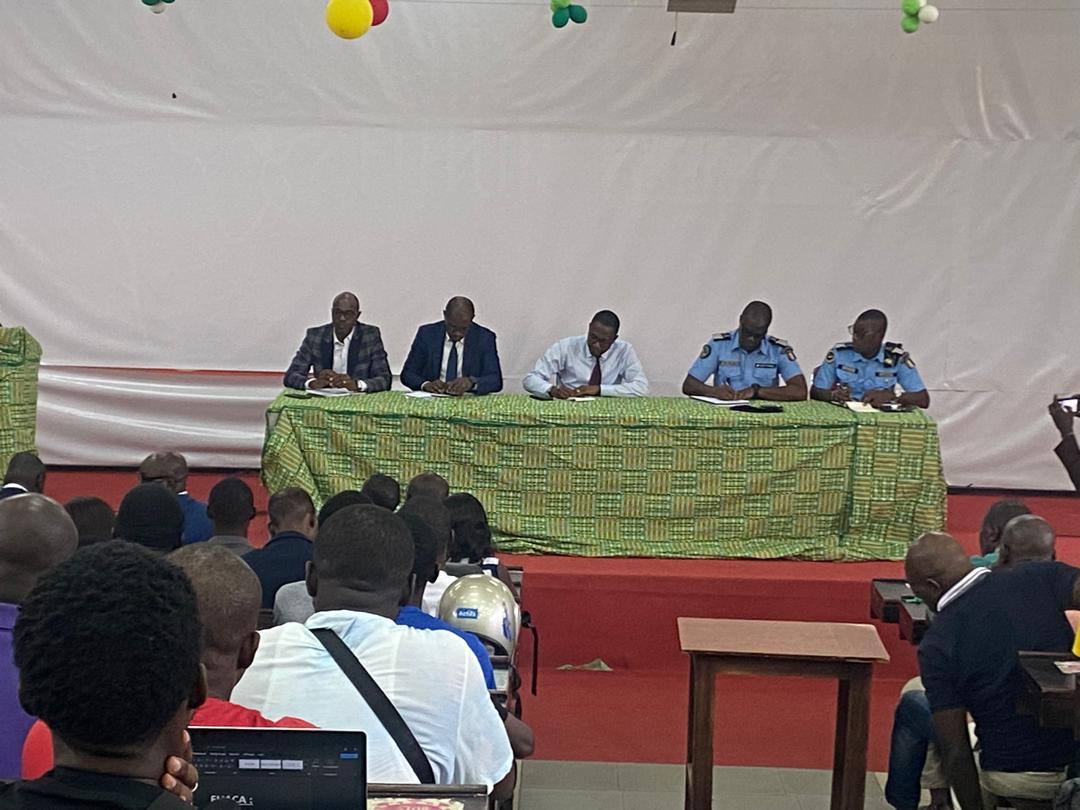 abidjan-securite-routiere-motos-et-tricycles-interdits-sur-le-boulevard-houphouet-boigny-livraison-express-reorganisee
