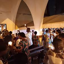 cote-divoire-renaitre-avec-le-christ-une-veillee-pascal-a-sinematiali-remplie-desperance-et-de-joie