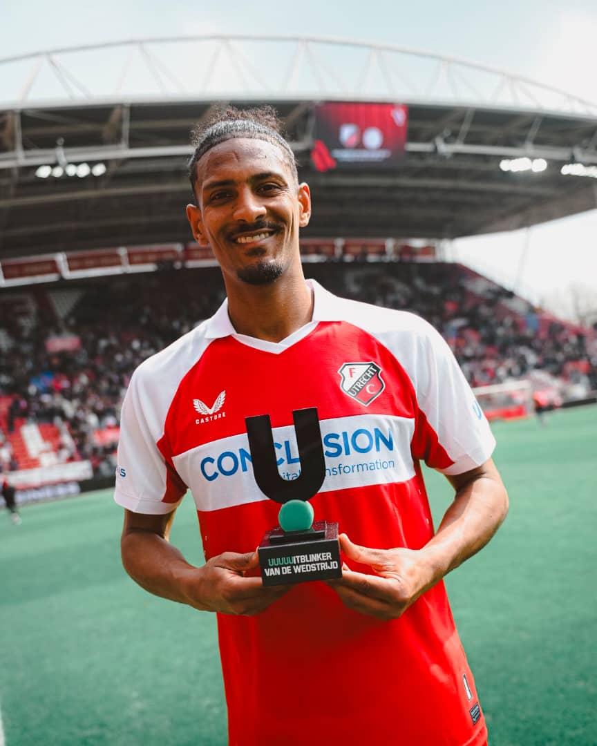 snobastien-haller-buteur-face-nc-l-ajax-utrecht-s-impose-largement-et-grimpe-au-classement