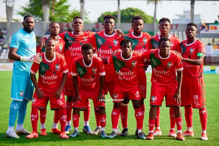 foot-ligue-2-plus-que-4-journnoes-l-a-africa-sports-perd-sa-place-de-leader-le-cauchemar-de-fin-de-saison-est-il-de-retour