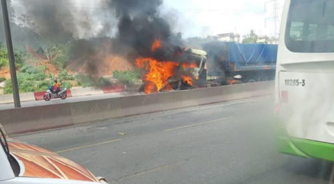 cote-divoire-abidjan-quatre-morts-calcines-et-19-blesses-dans-un-accident-de-la-circulation
