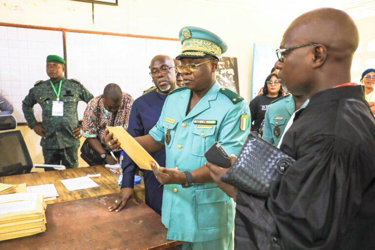 concours-d-a-entrnoe-aux-eaux-et-fornots-akno-jnorn-me-rassure-sur-la-transparence-du-processus