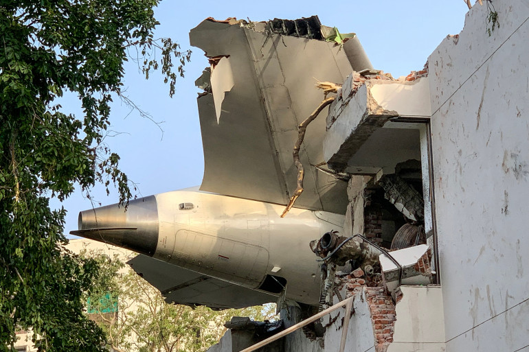 684c1b827c6db-inde_crash.jpg