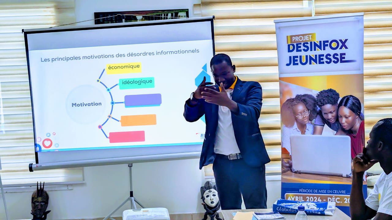 Côte d’Ivoire / Désinformation : des jeunes communicants formés à Cocody par les BEMI