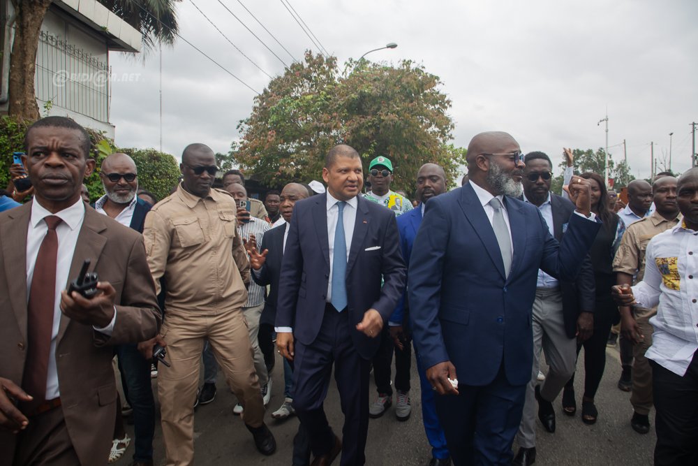 le-pdci-et-le-code-accompagnent-massivement-billon-pour-le-depot-de-sa-candidature-a-la-cei