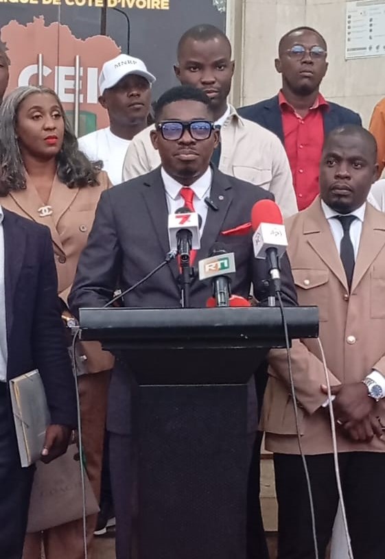 prnosidentielle-2025-louoba-mickanul-dnopose-sa-candidature-pour-une-cn-te-d-a-ivoire-nouvelle