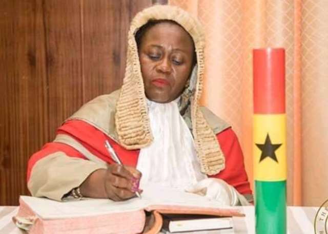 ghana-la-destitution-de-la-presidente-de-la-cour-supreme-un-pari-politique-majeur